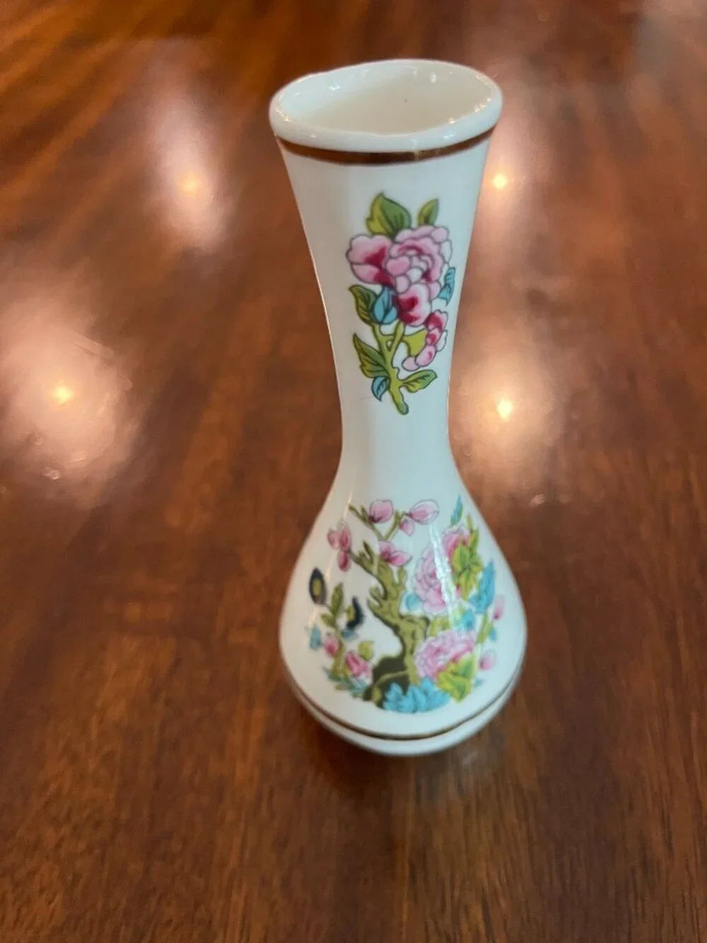 Sheer Elegance Fine English Bone China Bud Vase, Vintage Sheer Elegance 4.5